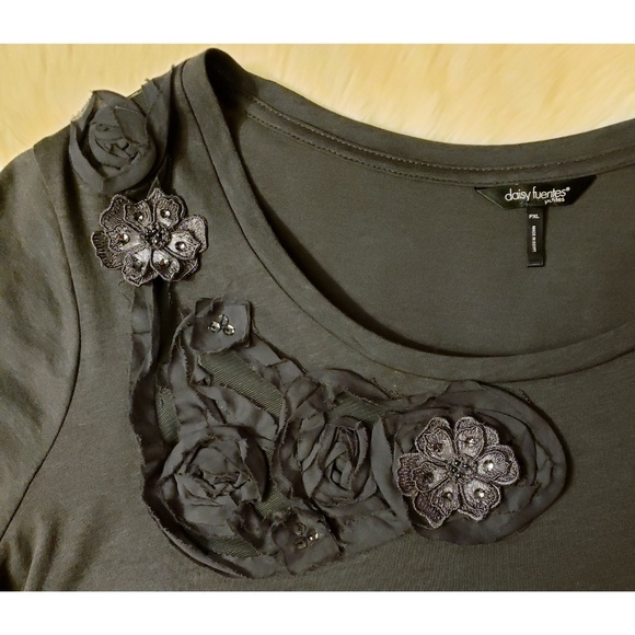 Daisy Fuentes Floral Applique Top - Picture 3 of 7